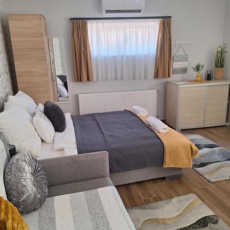 Varfal Apartman Eger Eksteriør billede