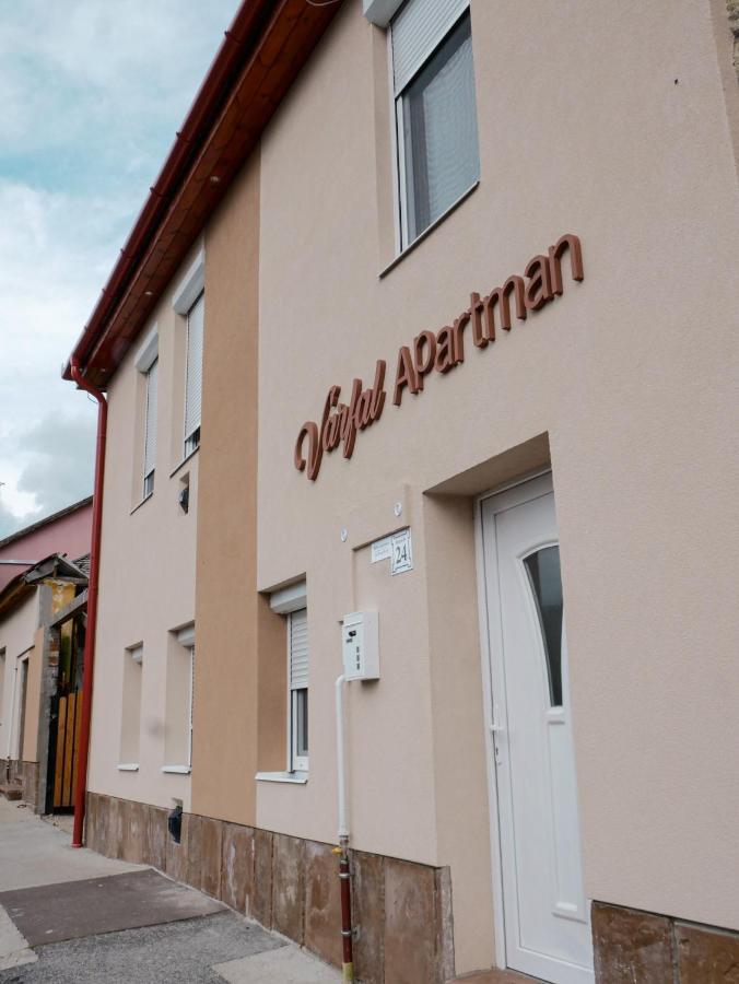 Varfal Apartman Eger Eksteriør billede