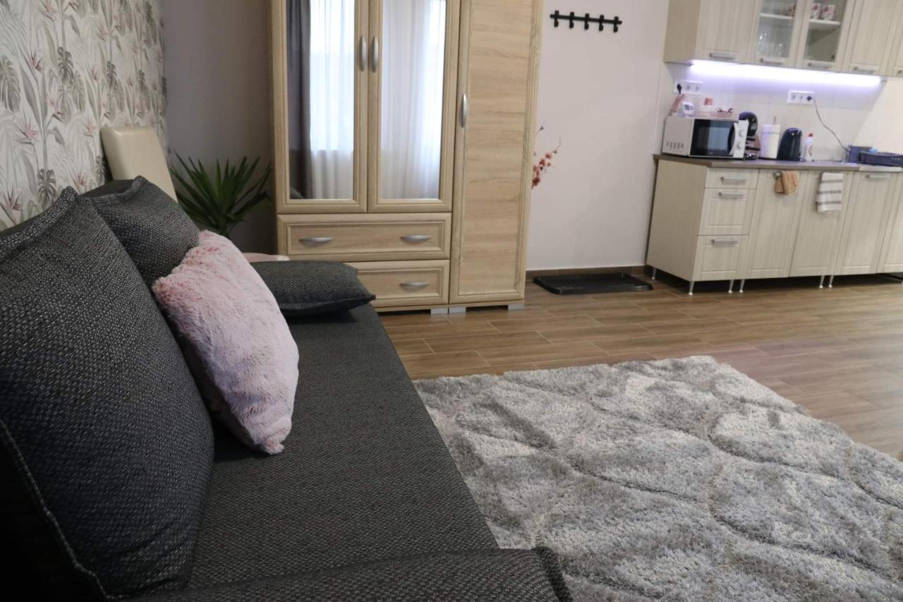 Varfal Apartman Eger Eksteriør billede