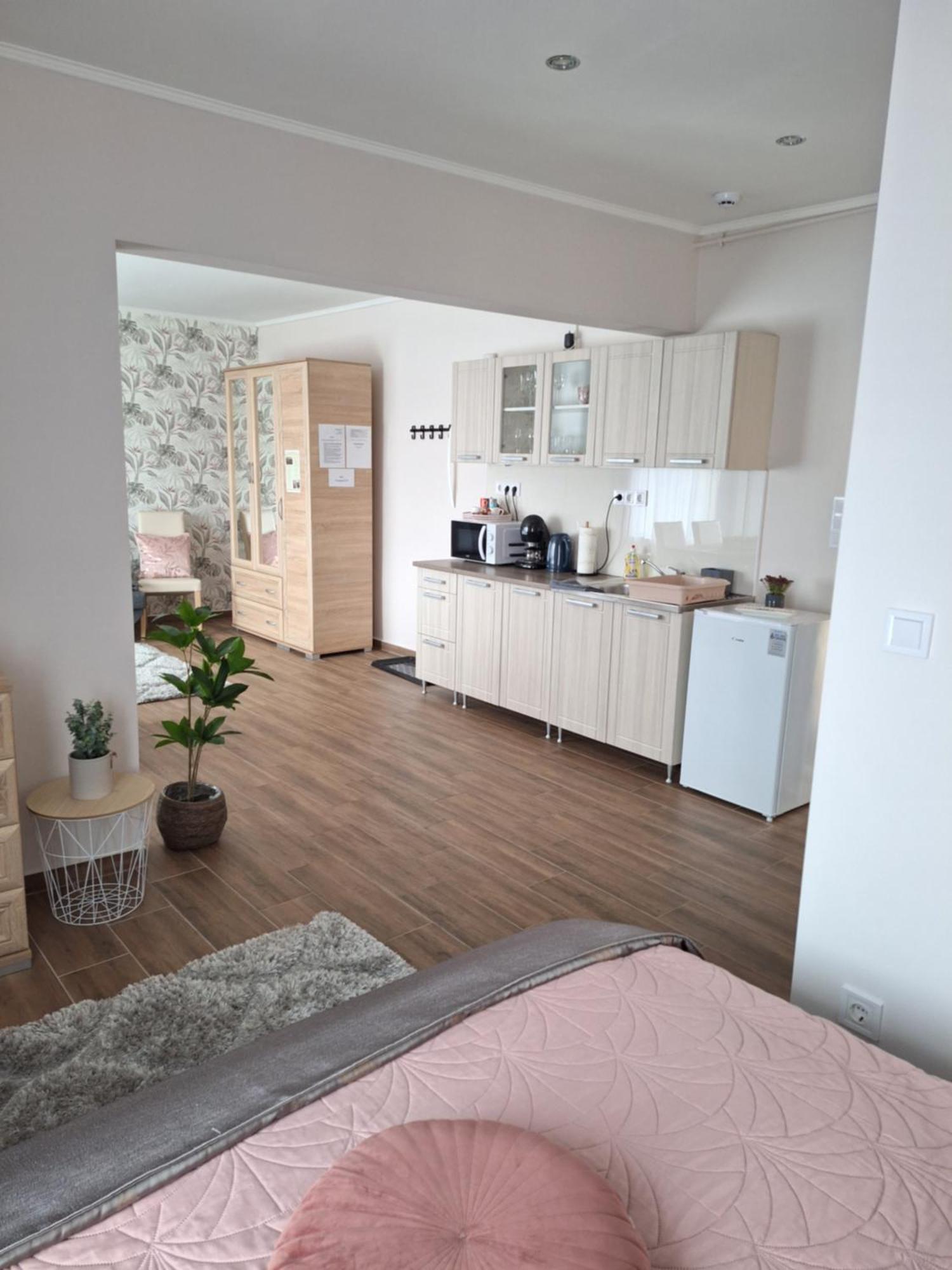 Varfal Apartman Eger Eksteriør billede