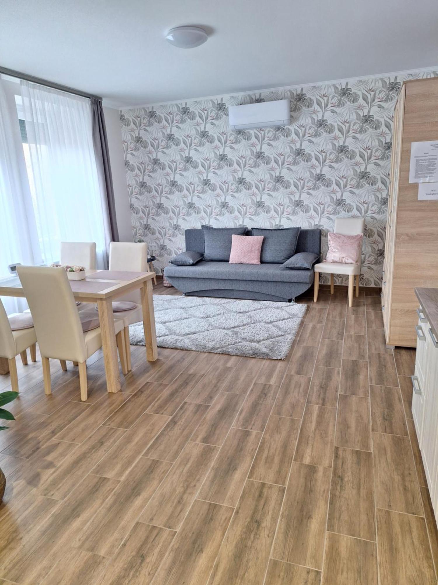 Varfal Apartman Eger Eksteriør billede