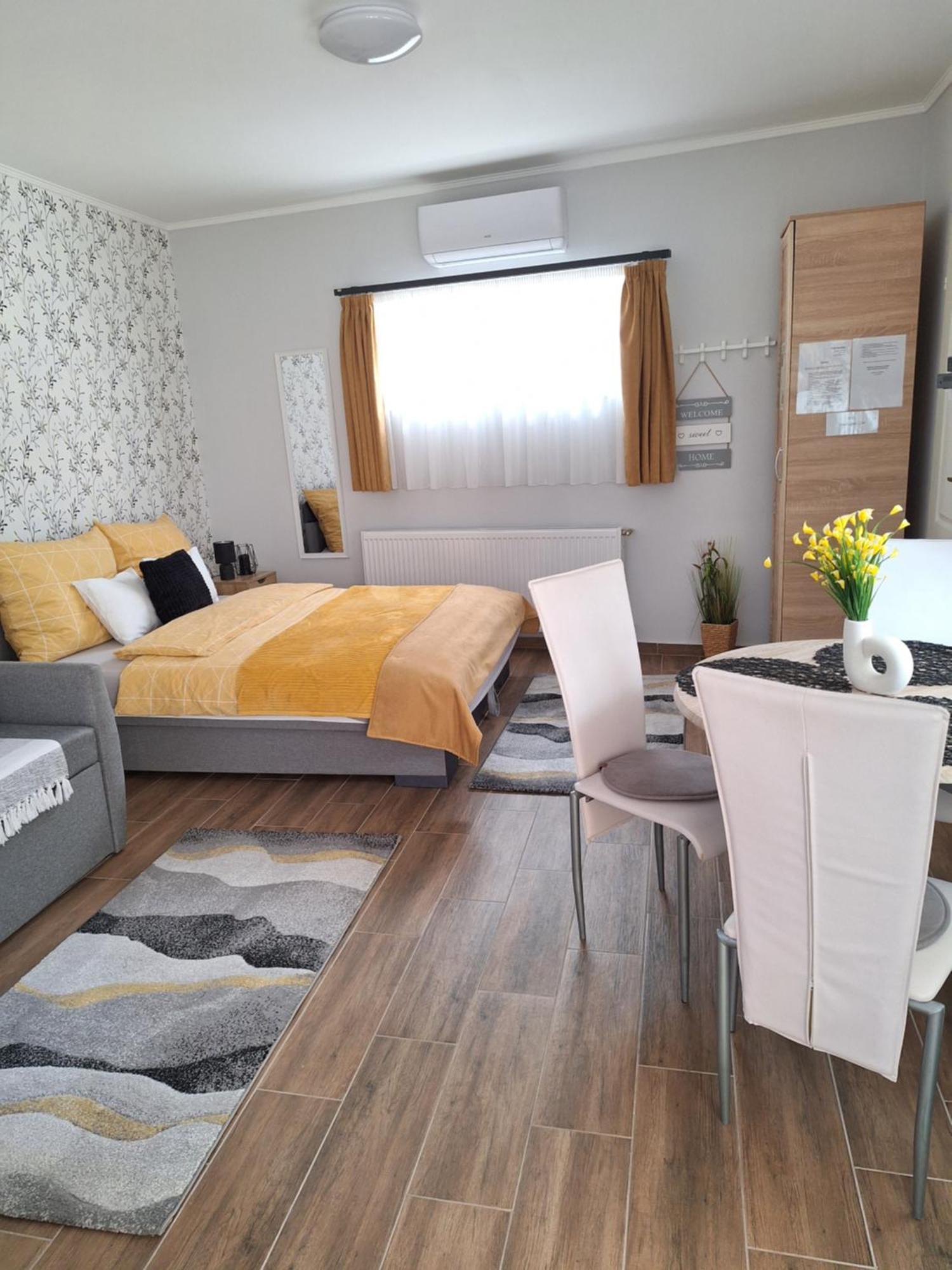 Varfal Apartman Eger Eksteriør billede