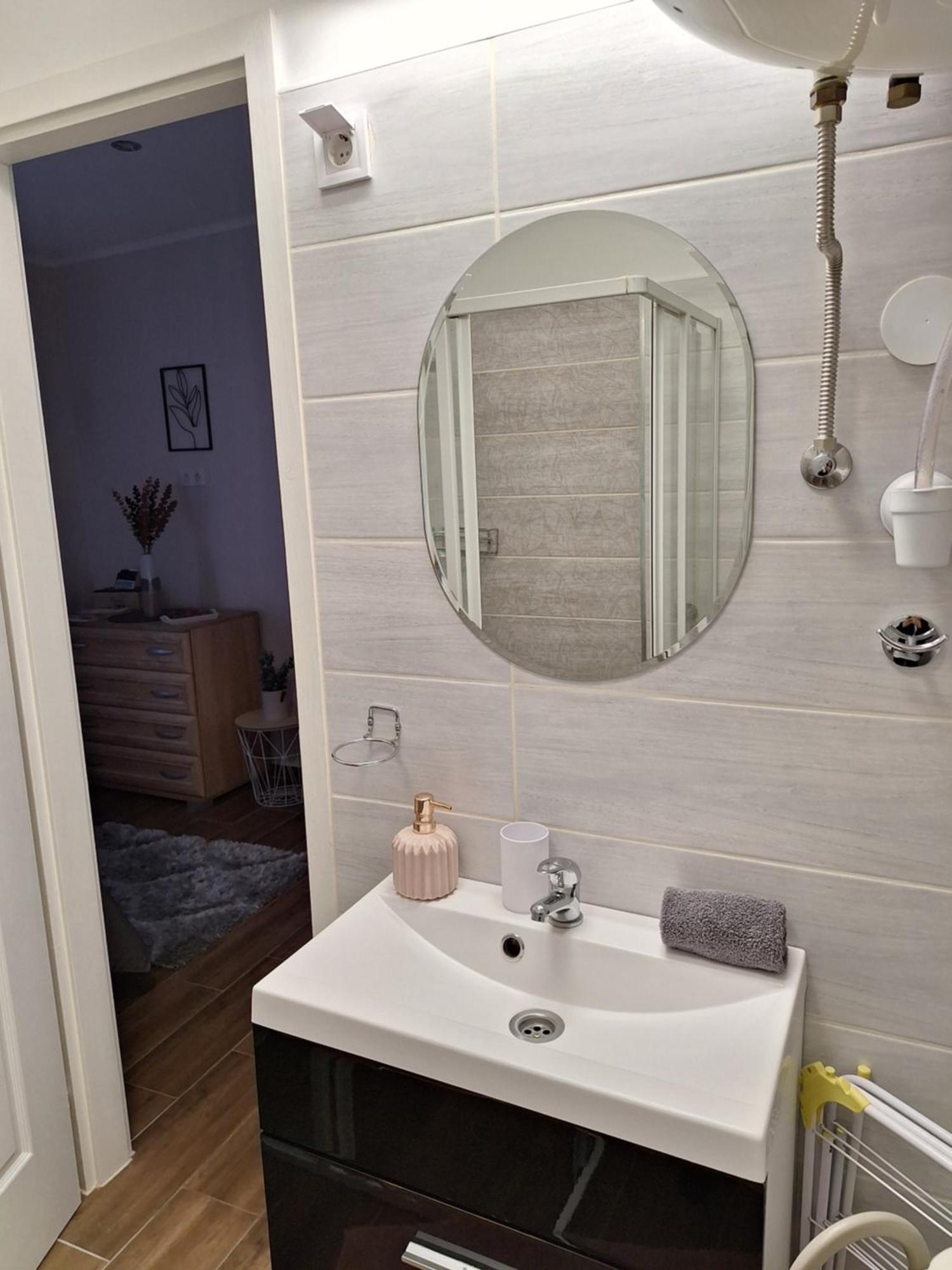 Varfal Apartman Eger Værelse billede