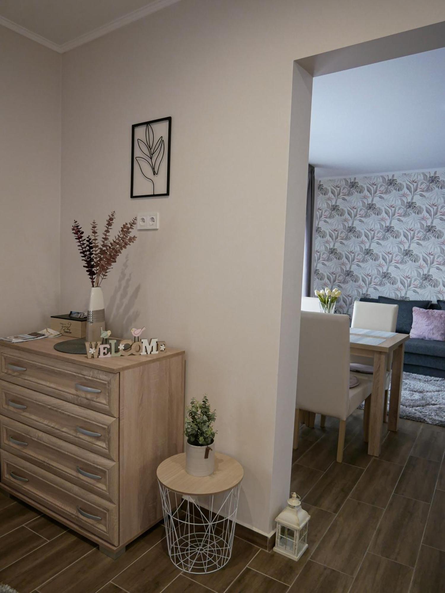 Varfal Apartman Eger Værelse billede